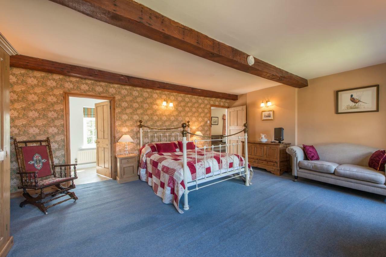 Moreton Hall Farm Panzió Newport  Kültér fotó