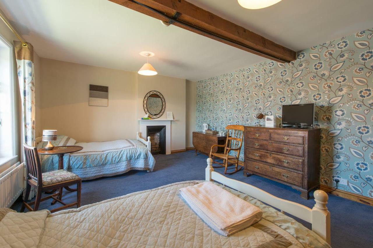 Moreton Hall Farm Panzió Newport  Kültér fotó